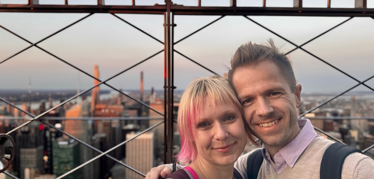 Zeitliche und örtliche Freiheit: Isabell und Sven Haase auf einem Rooftop in New York